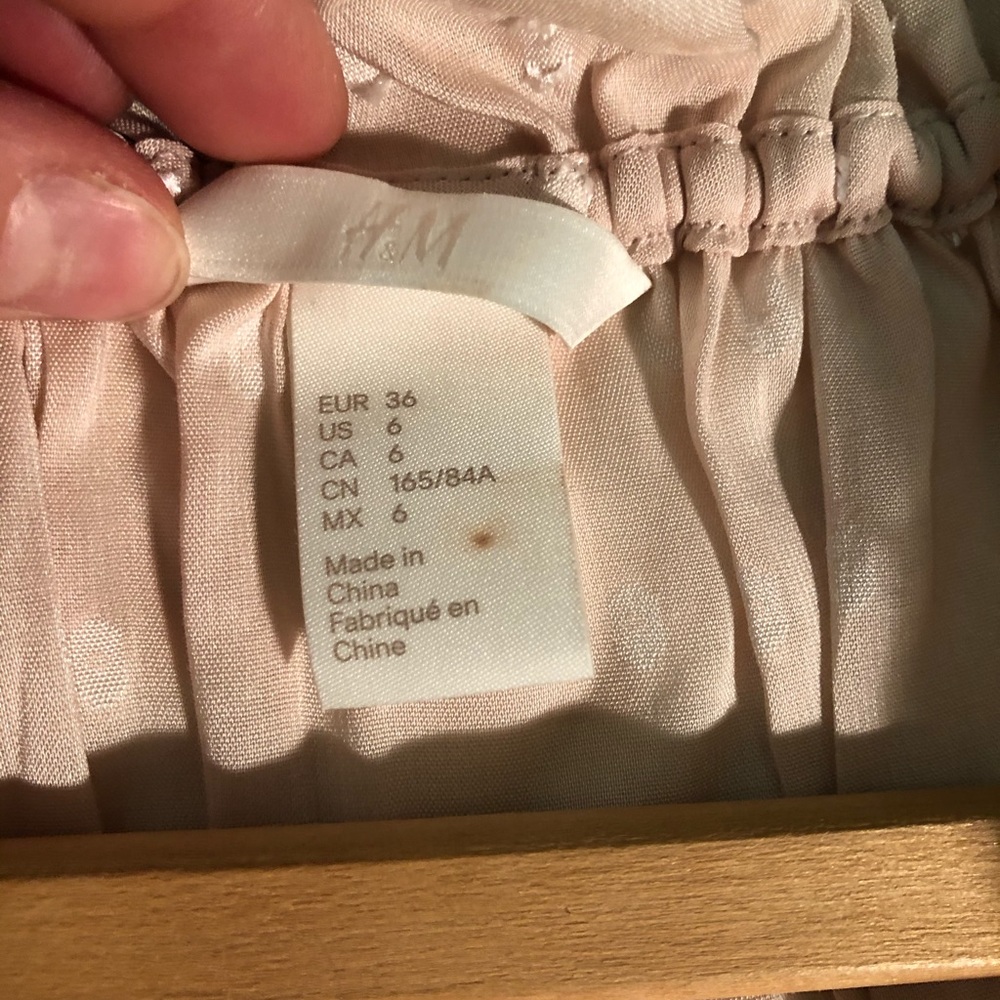 H&M sleeveless light pink blouse size 6 - Picture 2 of 3